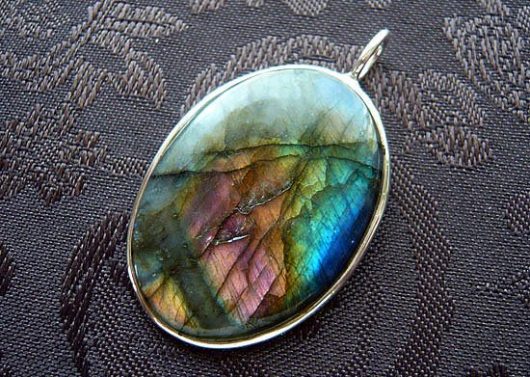 Labradorite Pendant, Rainbow-Coloured, Oval, Large Size 46mm, Simple, Unisex, Natural Stone Jewellery