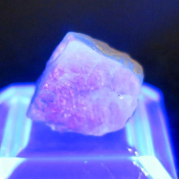 サファイア 原石 カラーチェンジ ホワイト ミャンマー産