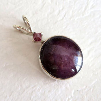 スタールビー＆スピネル　ペンダント・ネックレス【7月の誕生石】sv925　赤色