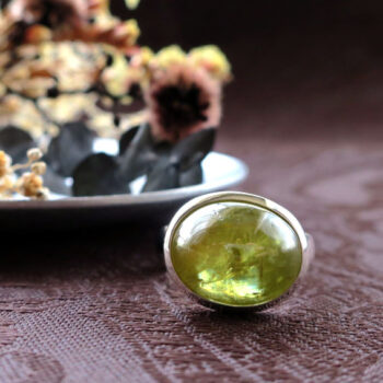 スフェーン リング【7月の誕生石 】フリーサイズ グリーン オーバル