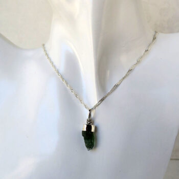 モルダバイト 原石 シルバー ペンダント チェコ産 隕石ジュエリー レア