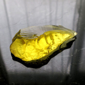 Yello太陽のように輝くヘリオドール・アンダラクリスタル、ポジティブなエネルギーと行動力をもたらす天然石w crystal glass