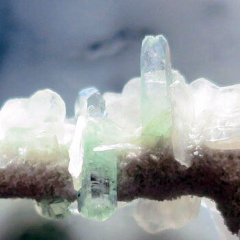 グリーンアポフィライト+スティルバイト 結晶原石 12.16g | BodhiTree