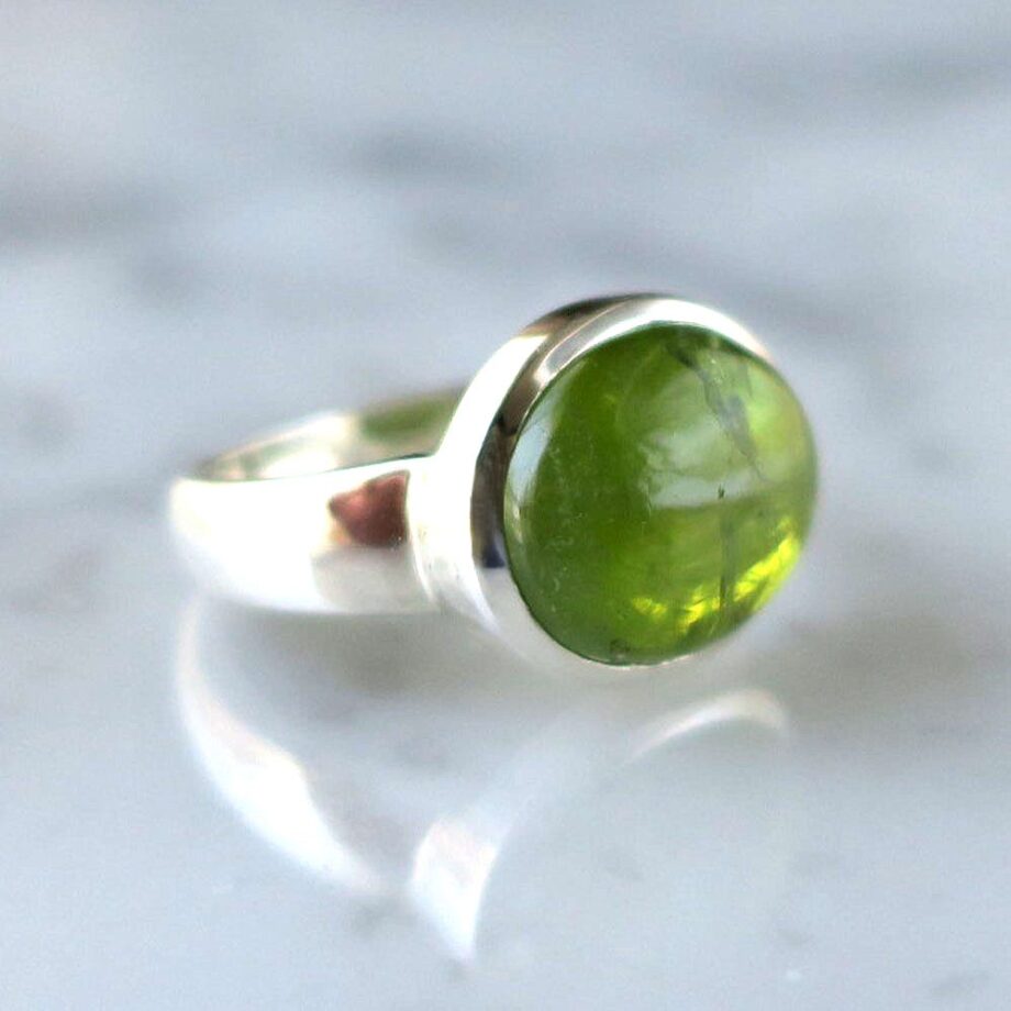 ペリドット リング オーバル カボション 9.00ct フリーサイズ 天然石ジュエリー 8月誕生石