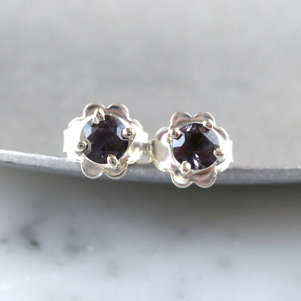 天然スピネル スタッドピアス ギフトラッピング 8月誕生石 プレゼント用