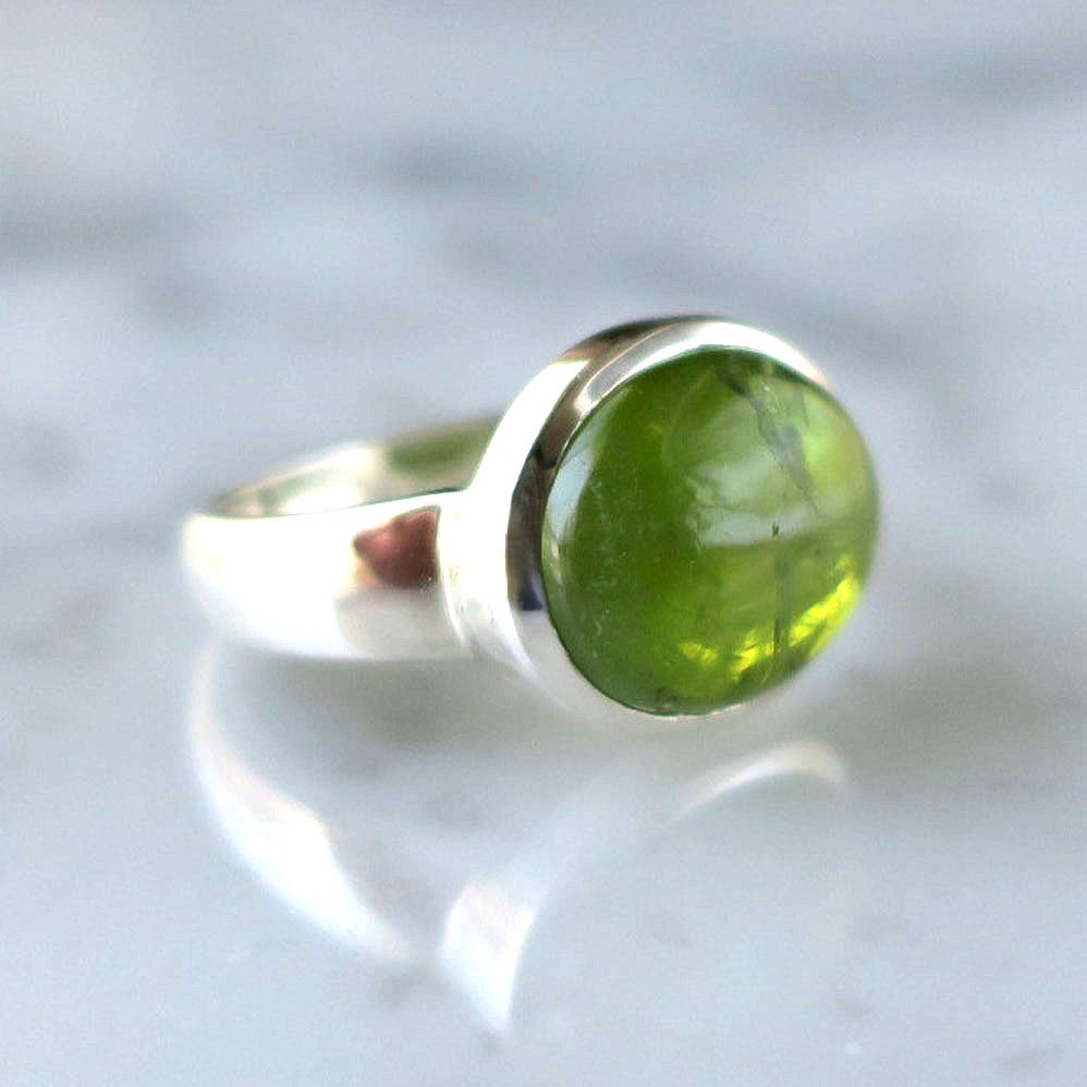 ペリドット オーバルリング カボション 9.00ct グリーン 天然石 SV925