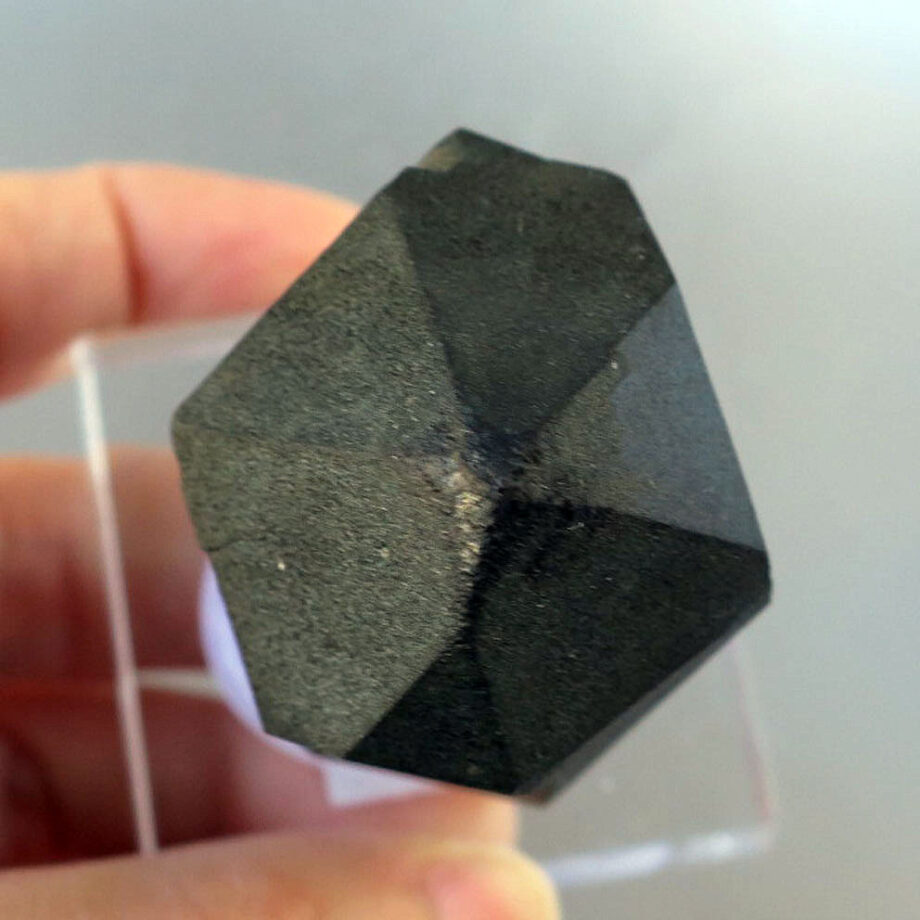 モリオン ポイント 75mm スイスアルプス産 黒水晶｜原石・鉱物｜天然石 自然 置物