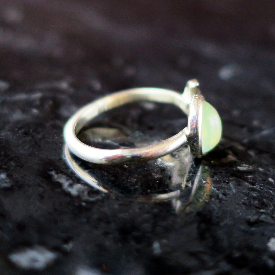 ホワイトトパーズ オパールリング ミル打ち SV925 三日月デザイン 天然石