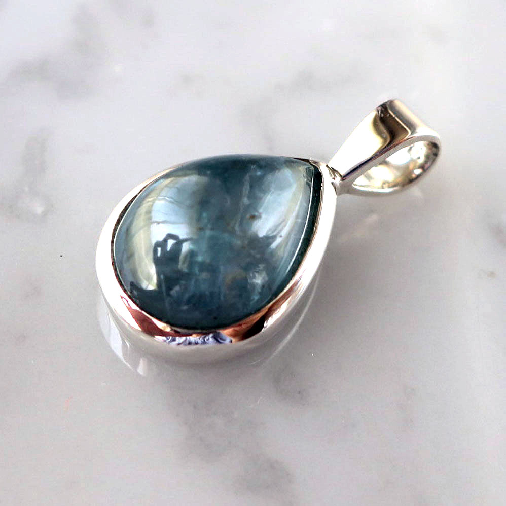 ブルージルコン ペンダント しずく型 7ct ペアシェイプ シルバー925 12月誕生石 天然石 レディース 一粒 シンプル グレイッシュブルー 鏡面仕上げ フクリン留め ハンドメイド ジュエリー