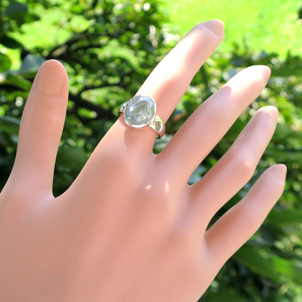 ブルージルコン リング 甲丸 フクリン留め シルバー925 鏡面仕上げ オープンリング サイズ調整可能 職人技 ハンドメイド 天然石 リングデザイン