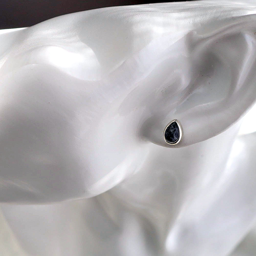 【OSHOマーブル】スタッドピアス しずく型 片耳用 sv925 モノトーン スピリチュアルジュエリー パワーストーン