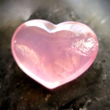 スターローズクォーツ ハート カービング イーダーオーバーシュタイン 天然石 置物 ピンク star rose quartz heart