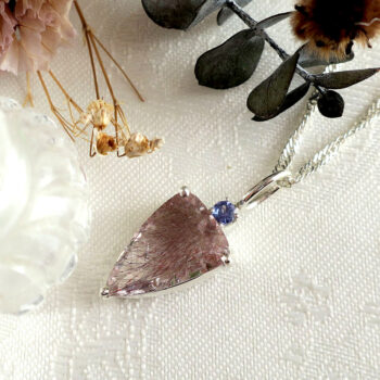 エレスチャル 水晶 赤い ゲーサイト ペンダント タンザナイト 天然石 レディース elestial quartz pendant