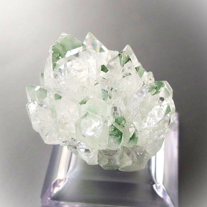 アポフィライト 置物 インテリア 飾り方 デスク 玄関 リビング 天然石 癒し crystal interior display