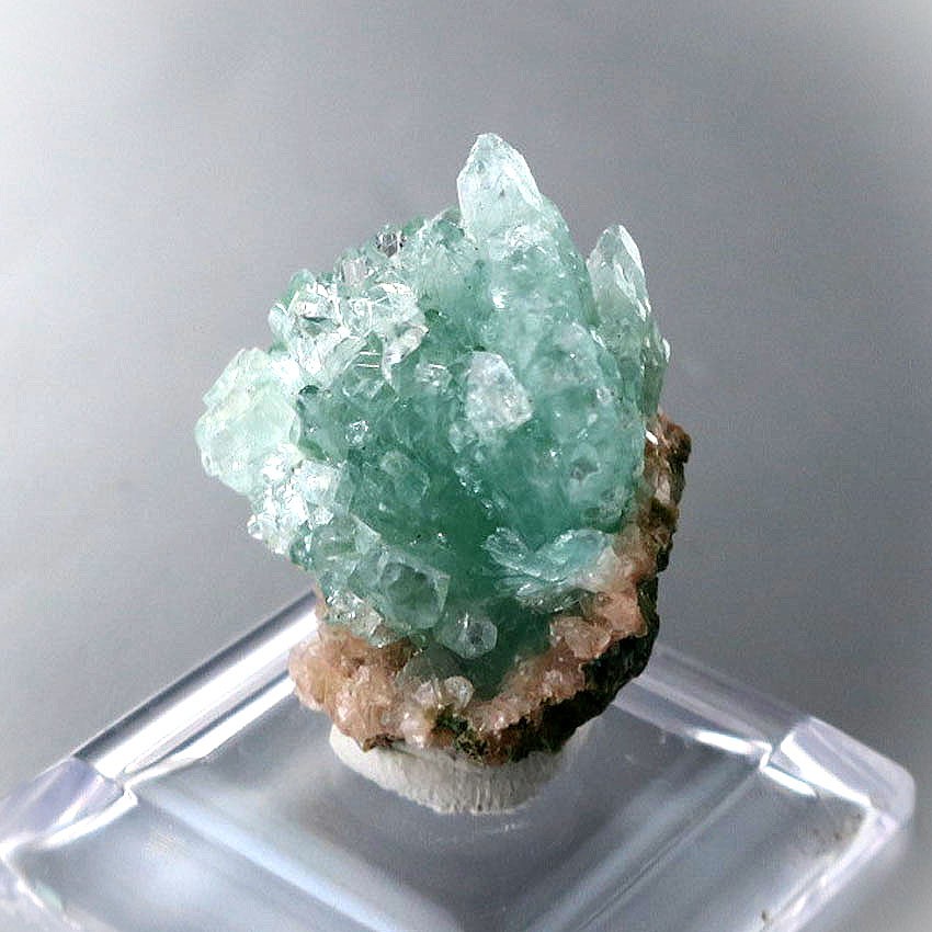 グリーンアポフィライト インテリア 置物 デスク 窓辺 天然石 癒し コレクション interior display