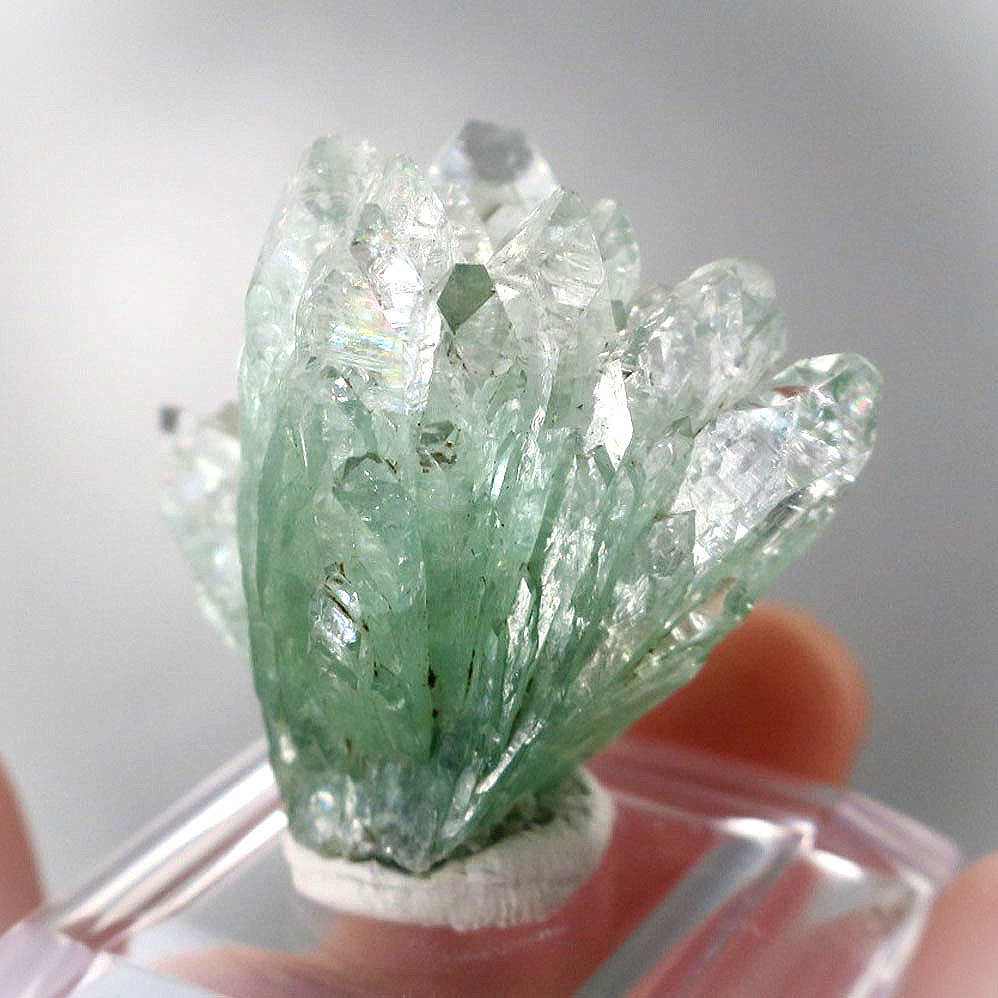 グリーンアポフィライト インテリア 置物 デスク 窓辺 リビング 天然石 癒し 鉱物 interior mineral