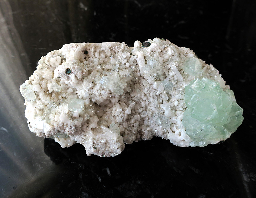 グリーンアポフィライト+ヒューランダイト+ホワイトアポフィライト 共生クラスター 特大 原石 鉱物 グリーン・ホワイト 天然石 apophyllite crystal cluster